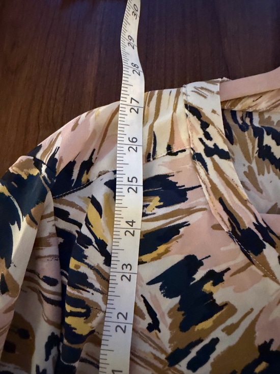 Women's Cream Abstract Print V-Neck Blouse Large - Picture 5 of 6